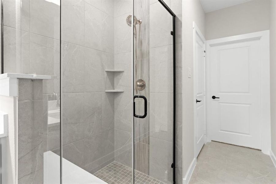 024-8609DelRioTrail-Wylie-TX-75098-PrimaryBathroom.jpg-SMALL