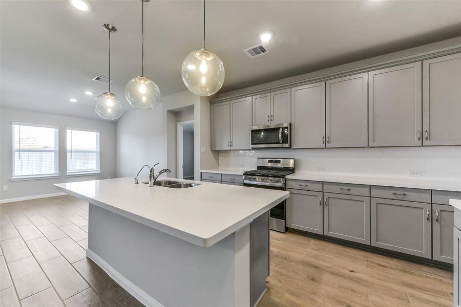 Furnished interior view inside a new home in Sunrise Cove, Texas City (Image 10).