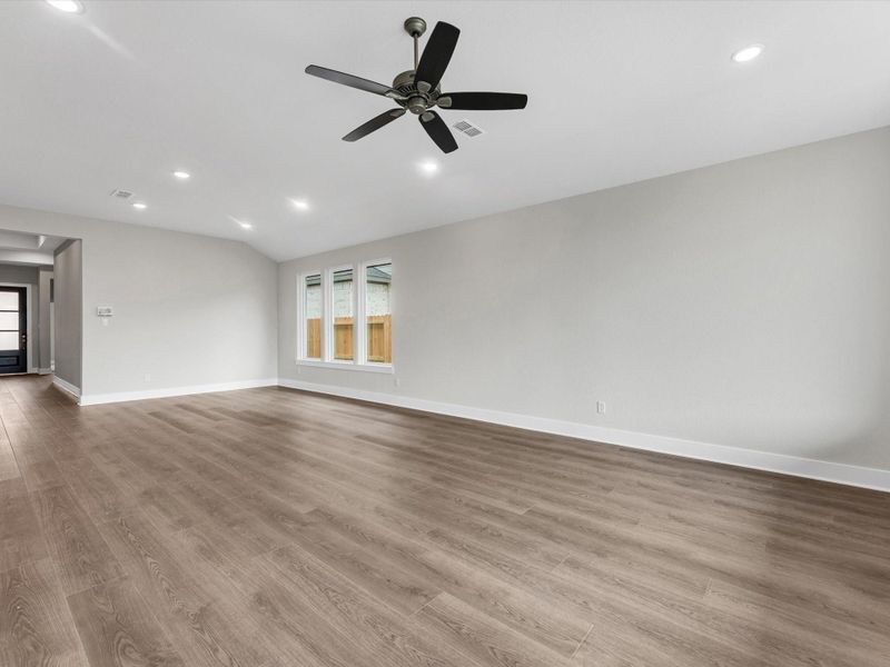 Spacious, unfurnished interior of a new home in Jubilee 50′, Hockley (Image 13).