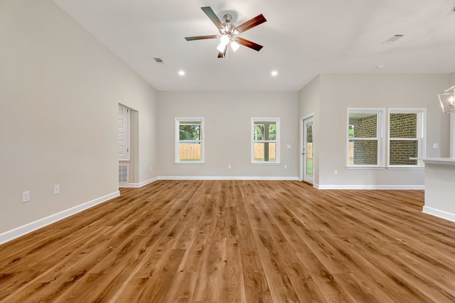 Spacious, unfurnished interior of a new home in Southern Day Chateau, Baker (Image 25).