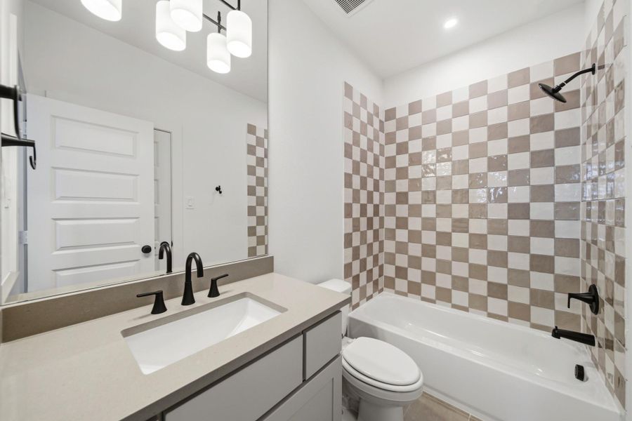 Furnished interior view inside a new home in Legacy, League City (Image 8).