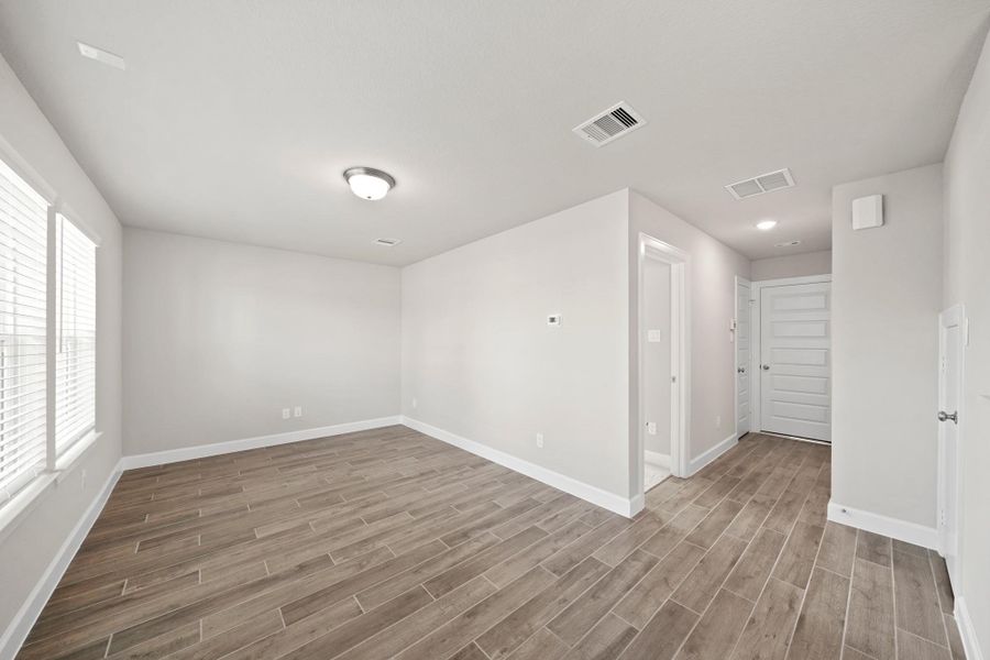 Versatile activity room (*Photo not of actual home and used for illustration purposes only.) Versatile activity room (*Photo not of actual home and used for illustration purposes only.)