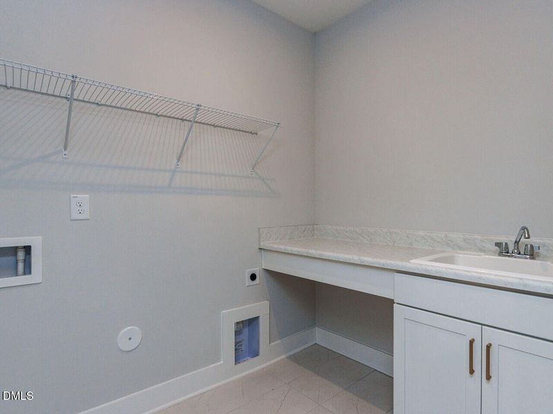 010-1280x960-laundry-room 010-1280x960-laundry-room