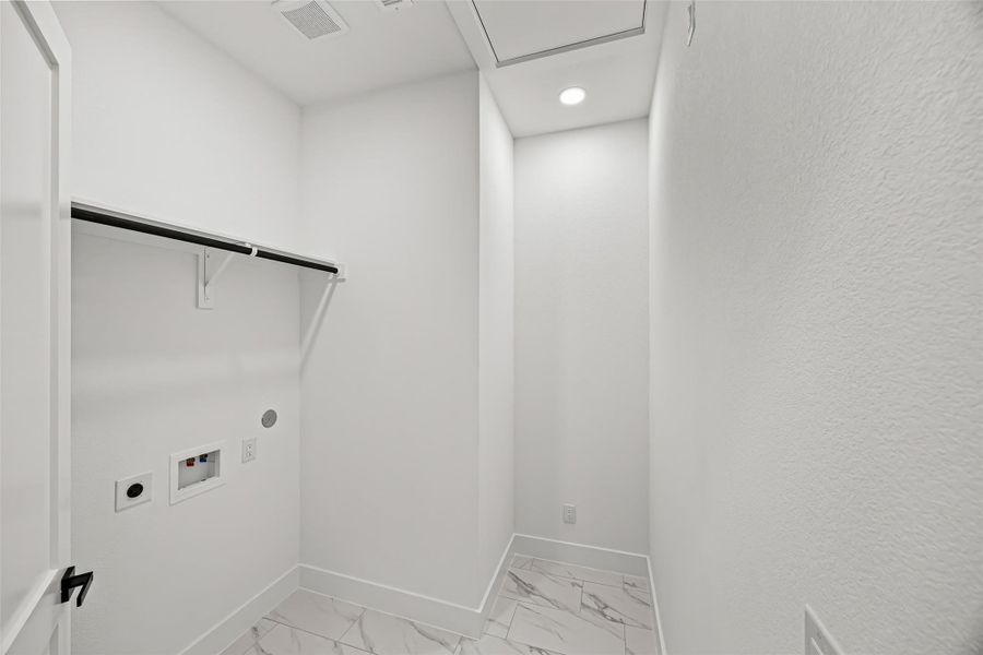 Spacious, unfurnished interior of a new home in , Dayton (Image 29).