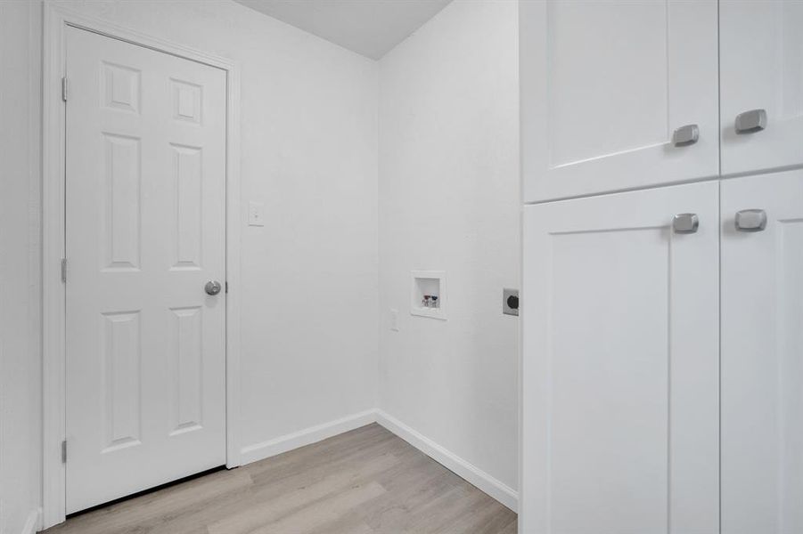 Spacious, unfurnished interior of a new home in , Cleburne (Image 19). Spacious, unfurnished interior of a new home in , Cleburne (Image 19).