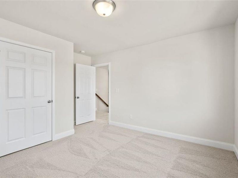 Spacious, unfurnished interior of a new home in Wehunt Meadows, Hoschton (Image 33).