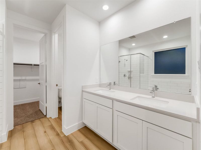 Furnished interior view inside a new home in Silverthorne, Conroe (Image 7). Furnished interior view inside a new home in Silverthorne, Conroe (Image 7).