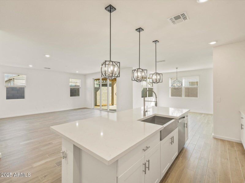 47-1W0A6946 47-1W0A6946