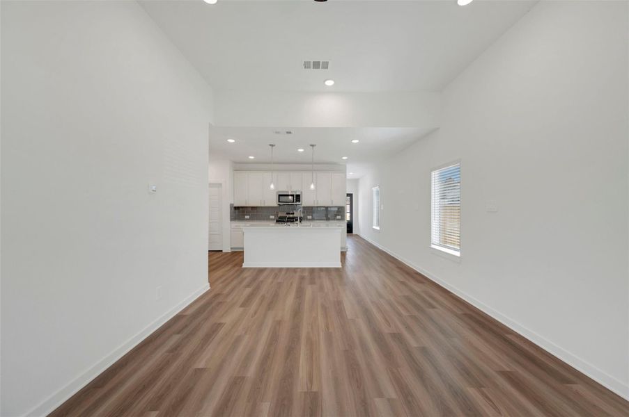 Spacious, unfurnished interior of a new home in Pinewood at Grand Texas, New Caney (Image 13). Spacious, unfurnished interior of a new home in Pinewood at Grand Texas, New Caney (Image 13).