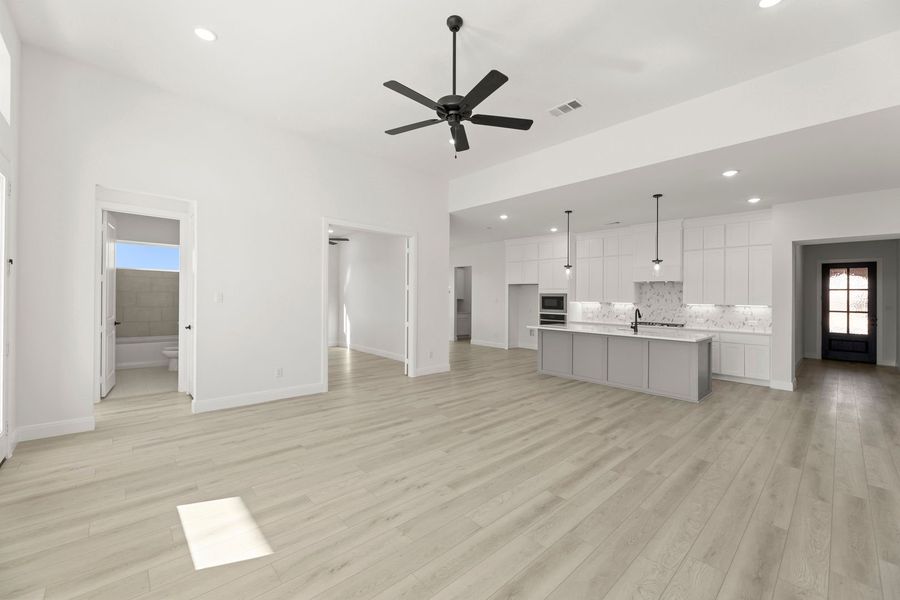 Spacious, unfurnished interior of a new home in Devonshire, Forney (Image 27).