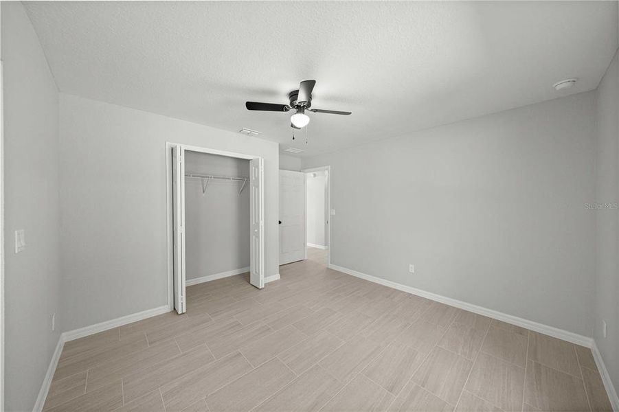Spacious, unfurnished interior of a new home in , Dunnellon (Image 23).