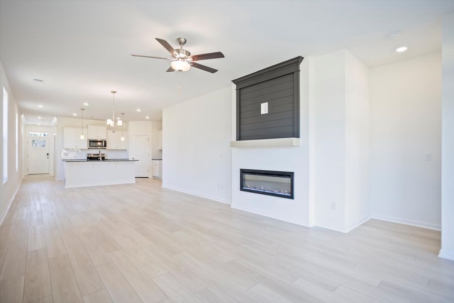 Spacious, unfurnished interior of a new home in Whiskey Run, New Ellenton (Image 13).