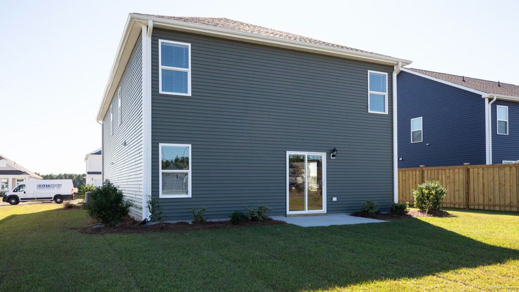 Exterior details and patio area of a home in Vineyard Trail, Jacksonville (Image 3).