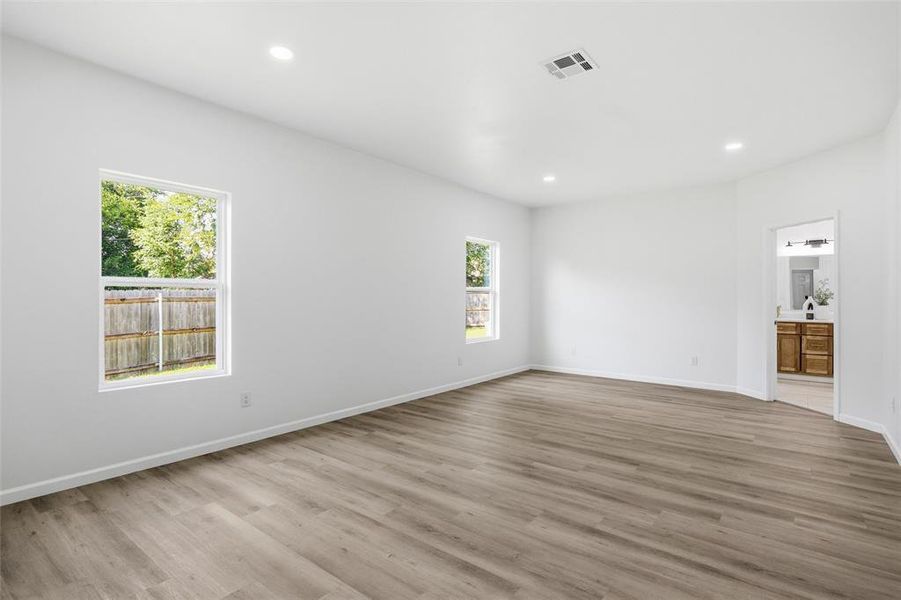 Spacious, unfurnished interior of a new home in , Waco (Image 29). Spacious, unfurnished interior of a new home in , Waco (Image 29).