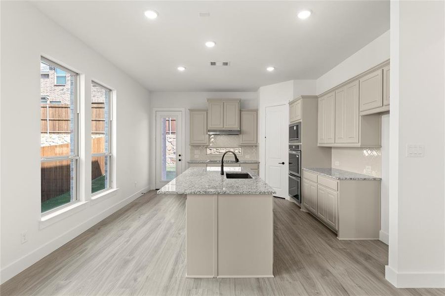 14. 608 Wilderness - Kitchen (5) 14. 608 Wilderness - Kitchen (5)