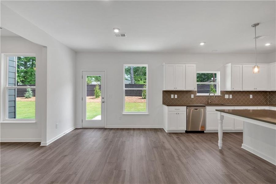 Spacious, unfurnished interior of a new home in The Overlook at Factory Shoals, Mableton (Image 17).