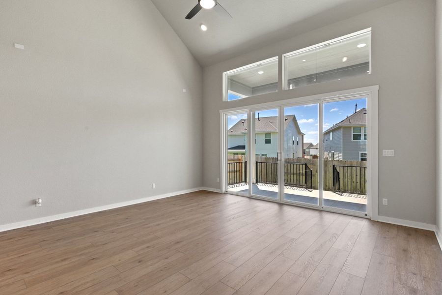 Spacious, unfurnished interior of a new home in Lariat, Liberty Hill (Image 33).