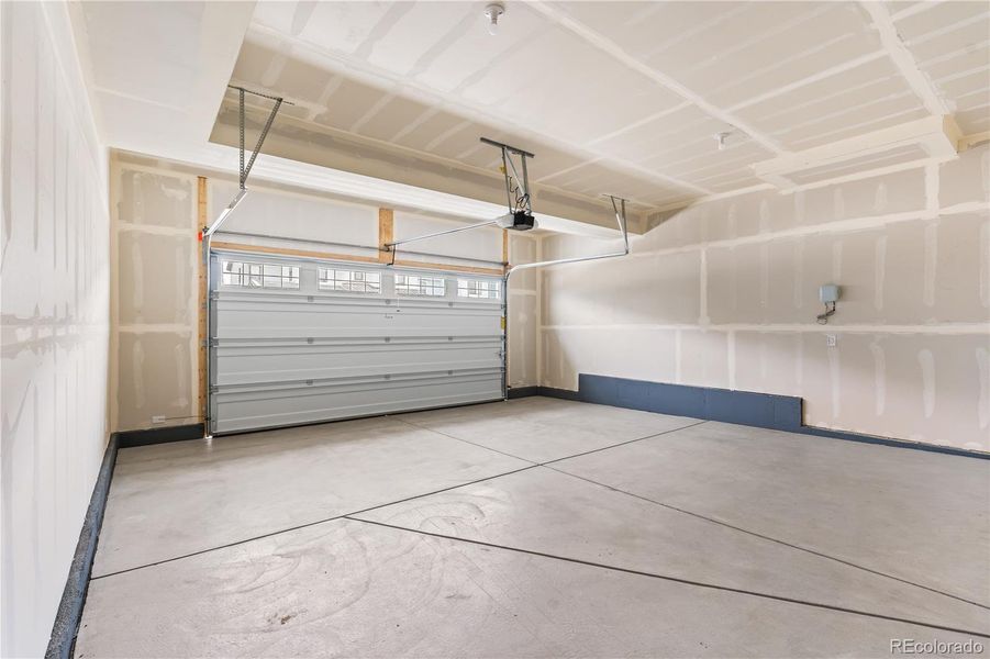 Spacious, unfurnished interior of a new home in Stargaze at Solstice, Littleton (Image 33).