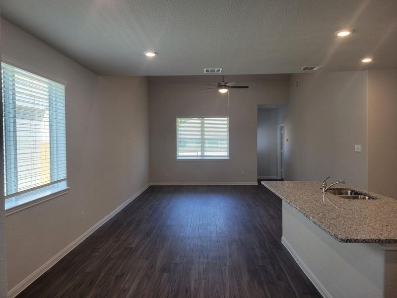 Spacious, unfurnished interior of a new home in River's Edge, Conroe (Image 20).