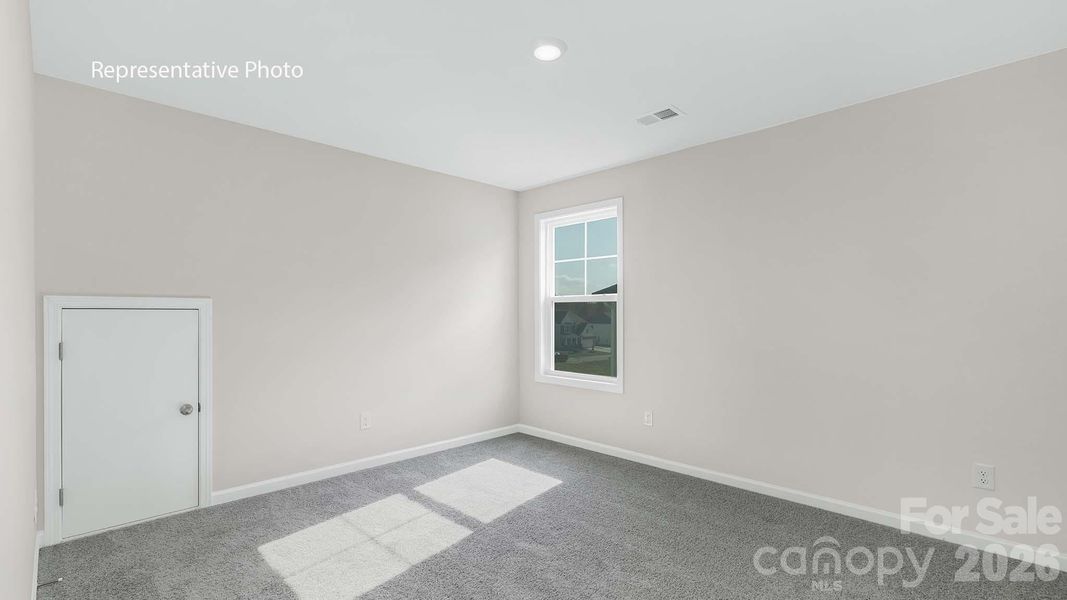 Spacious, unfurnished interior of a new home in Sylvan Creek, Denver (Image 30).
