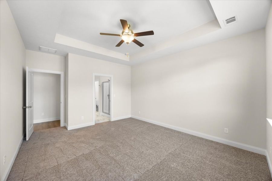 Spacious, unfurnished interior of a new home in Windsor, North Augusta (Image 17).