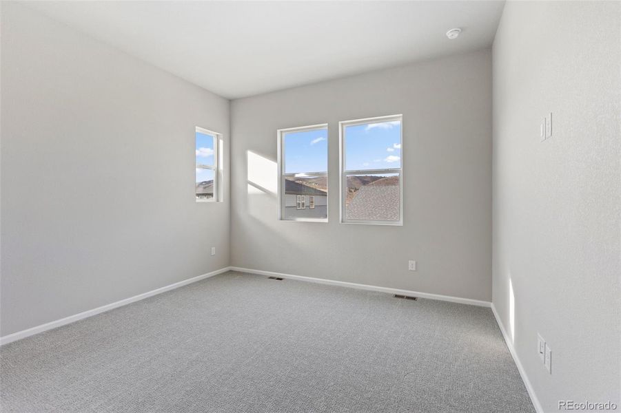 Spacious, unfurnished interior of a new home in , Golden (Image 39).