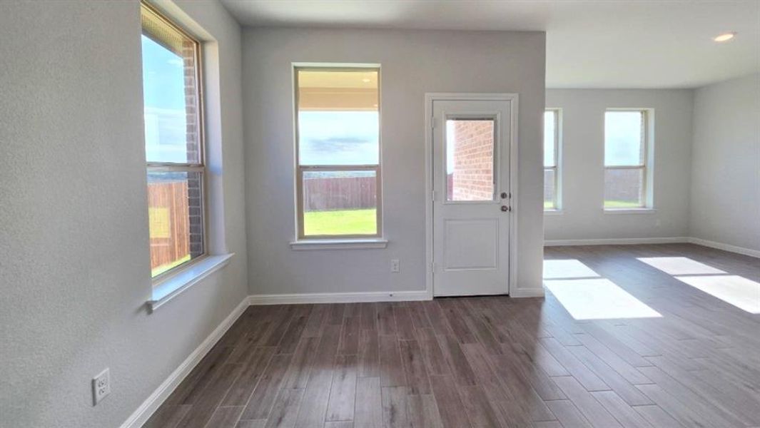 Spacious, unfurnished interior of a new home in Vista Point, Grandview (Image 9).