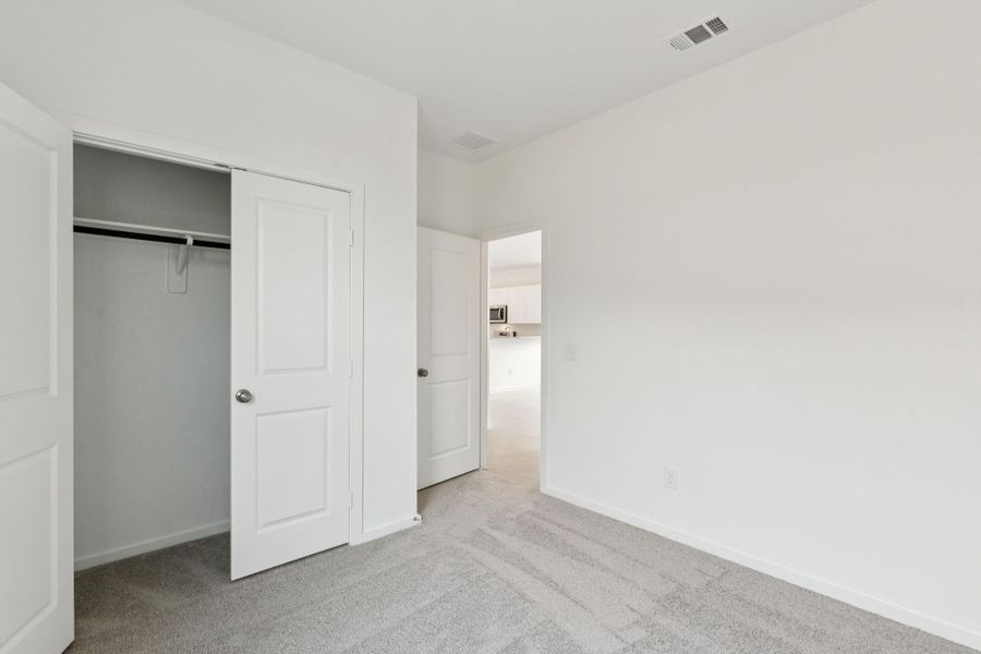 Spacious, unfurnished interior of a new home in River Ranch, Dayton (Image 25).