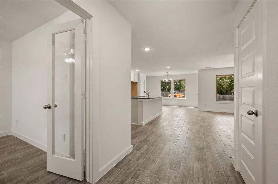 Spacious, unfurnished interior of a new home in Runaway Bay, Runaway Bay (Image 30).