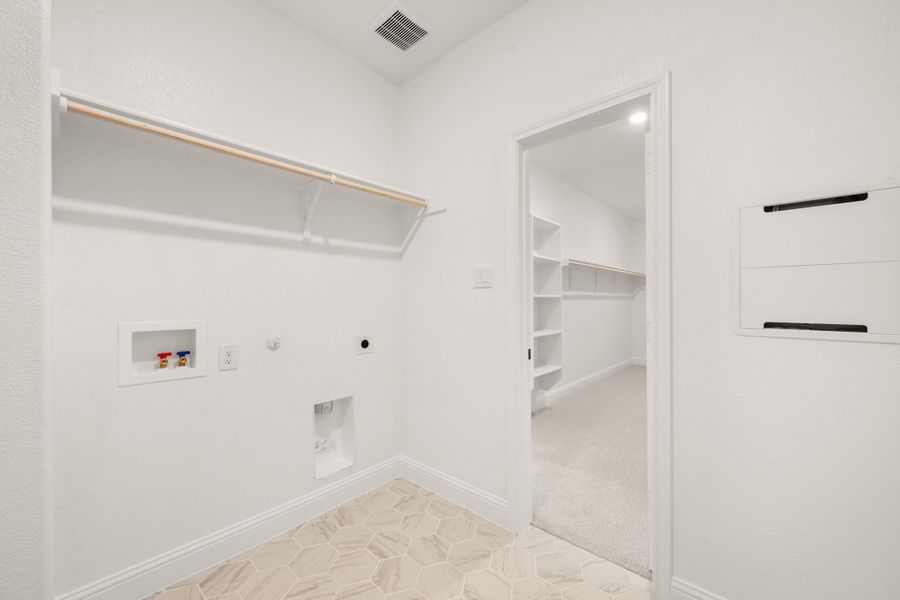 Spacious, unfurnished interior of a new home in Silo Mills, Joshua (Image 25).