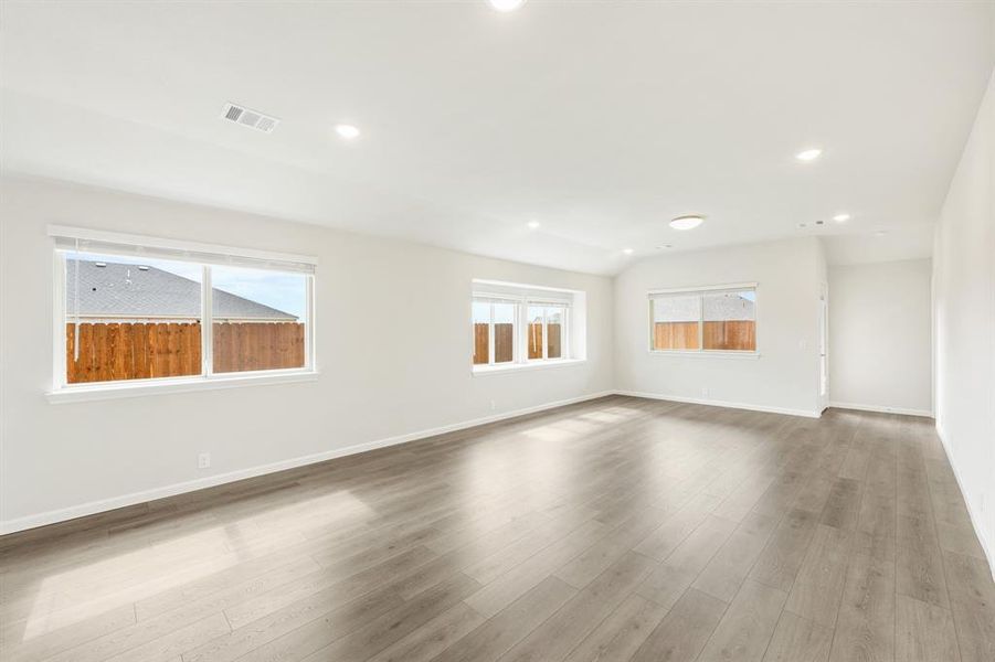 Spacious, unfurnished interior of a new home in Georgetown at Kings Fort, Kaufman (Image 32).