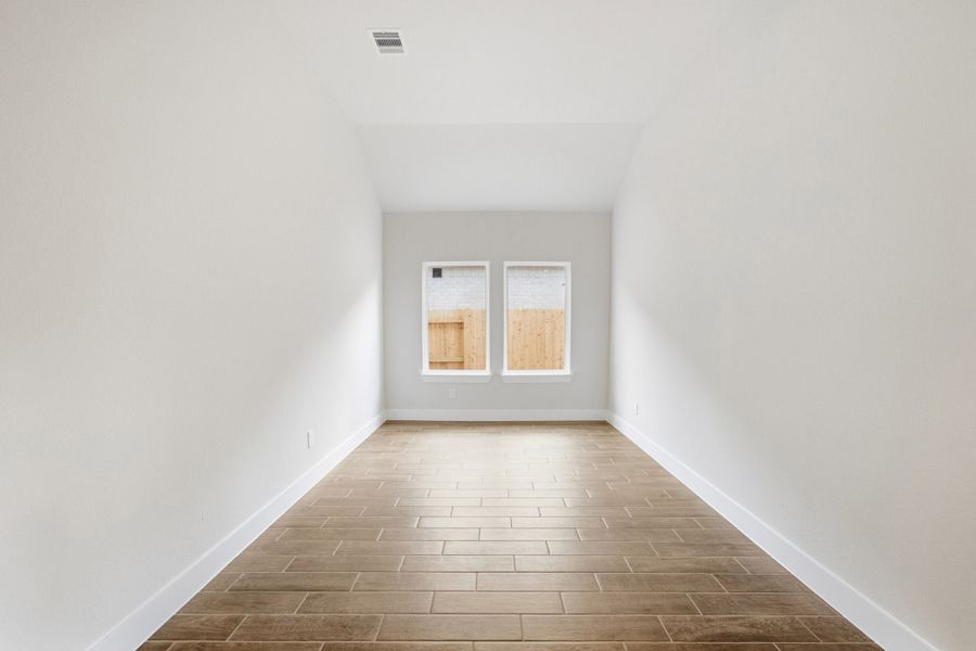 Spacious, unfurnished interior of a new home in Pecan Estates, Crosby (Image 41).