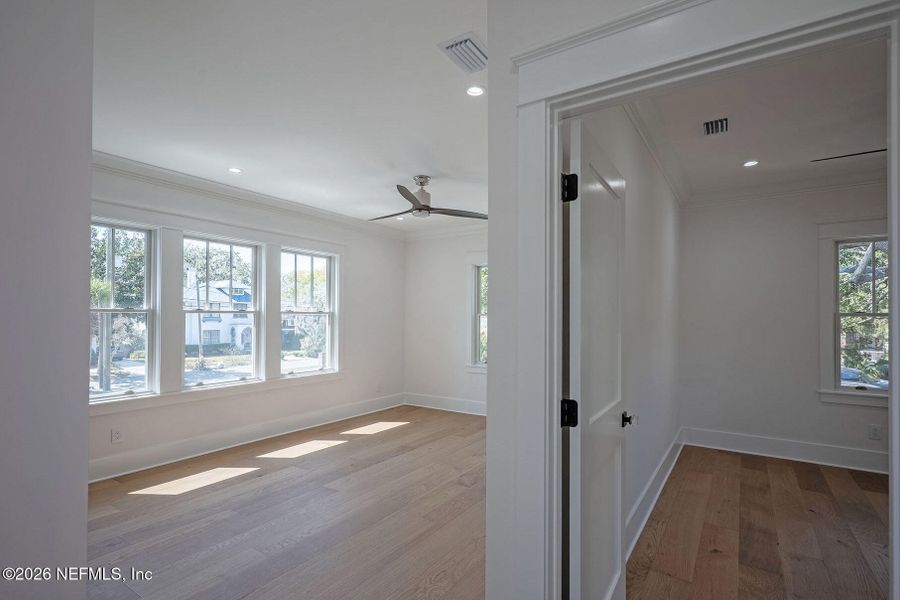 Spacious, unfurnished interior of a new home in , Jacksonville (Image 139).