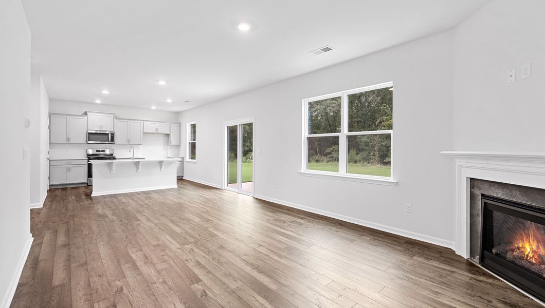 Spacious, unfurnished interior of a new home in Woodglen, Piedmont (Image 20).