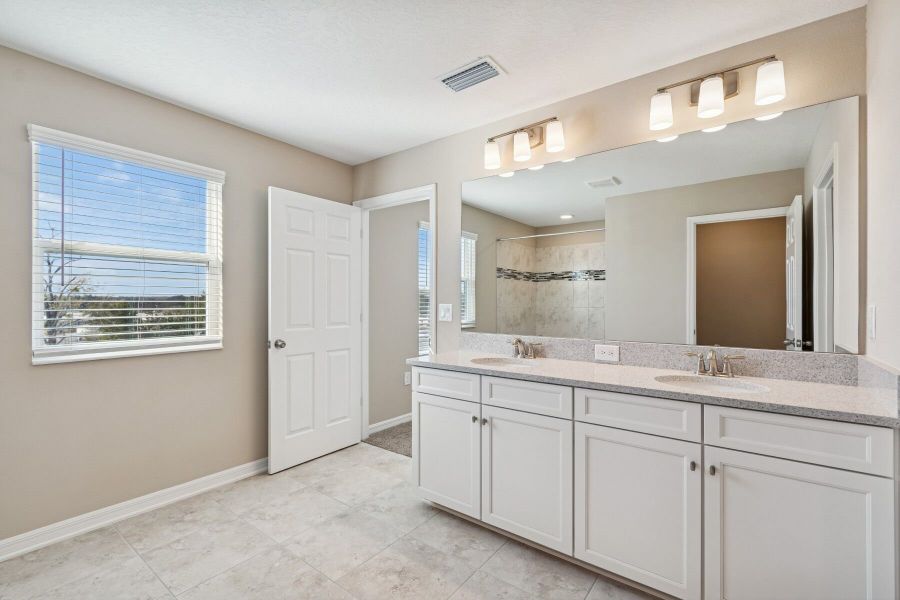 Owner's Bathroom Owner's Bathroom