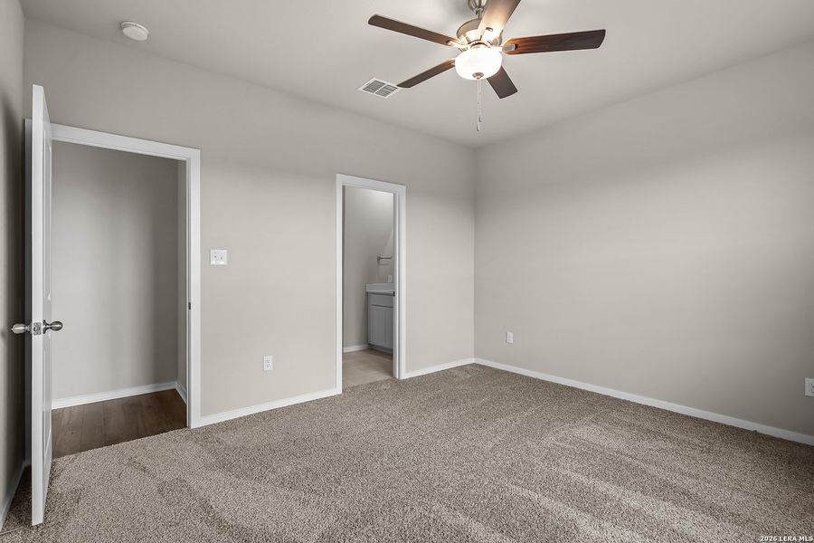 Spacious, unfurnished interior of a new home in Garden Grove, San Antonio (Image 34).