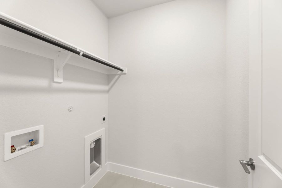 Spacious, unfurnished interior of a new home in Treeline, Justin (Image 17).