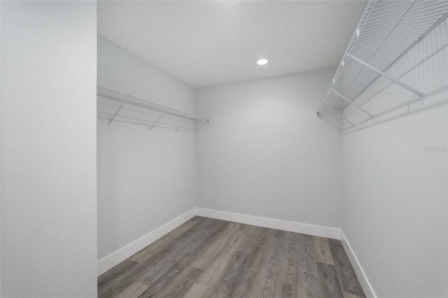 Spacious, unfurnished interior of a new home in , Dunnellon (Image 35).