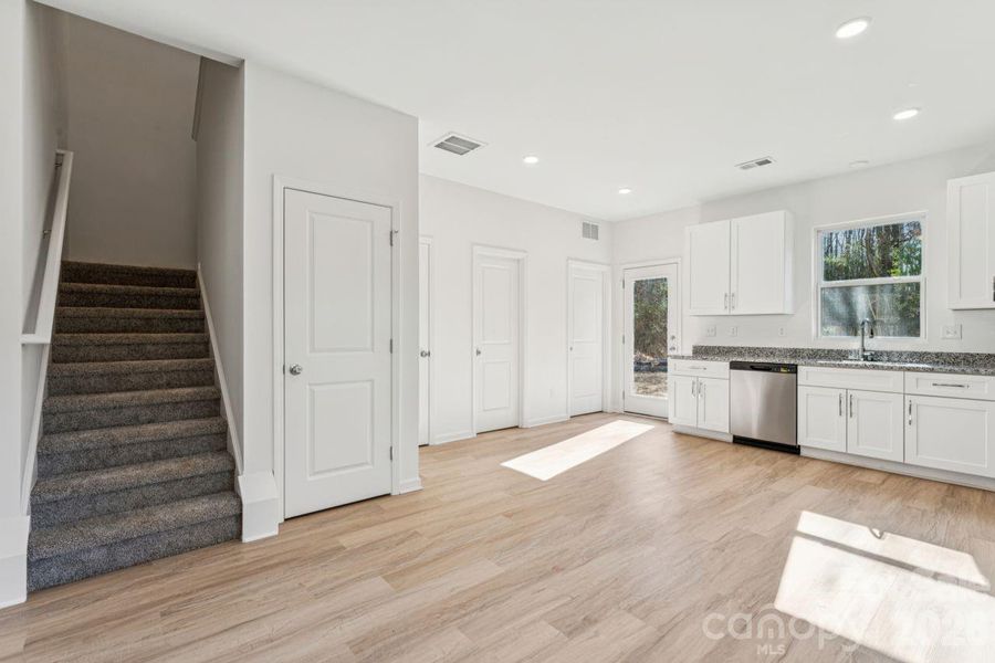 Spacious, unfurnished interior of a new home in , Cherryville (Image 8).