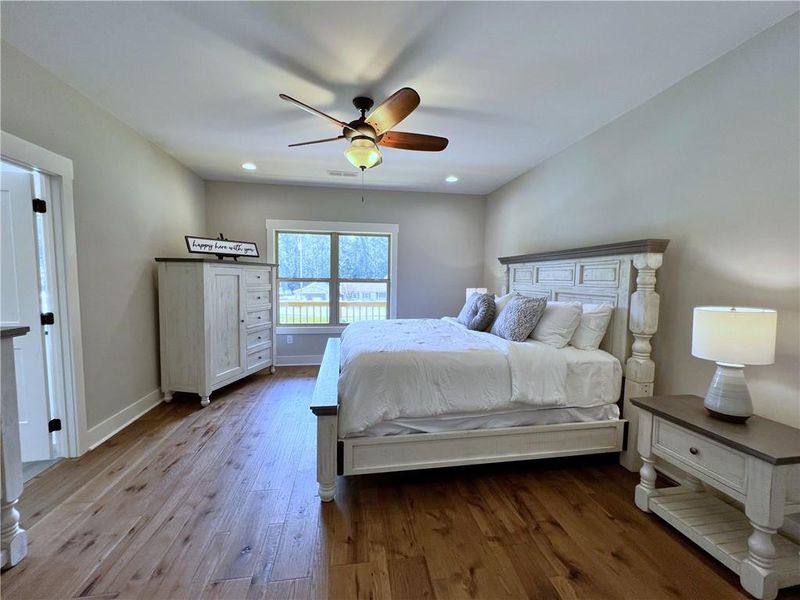 Furnished interior view inside a new home in , Conyers (Image 10).