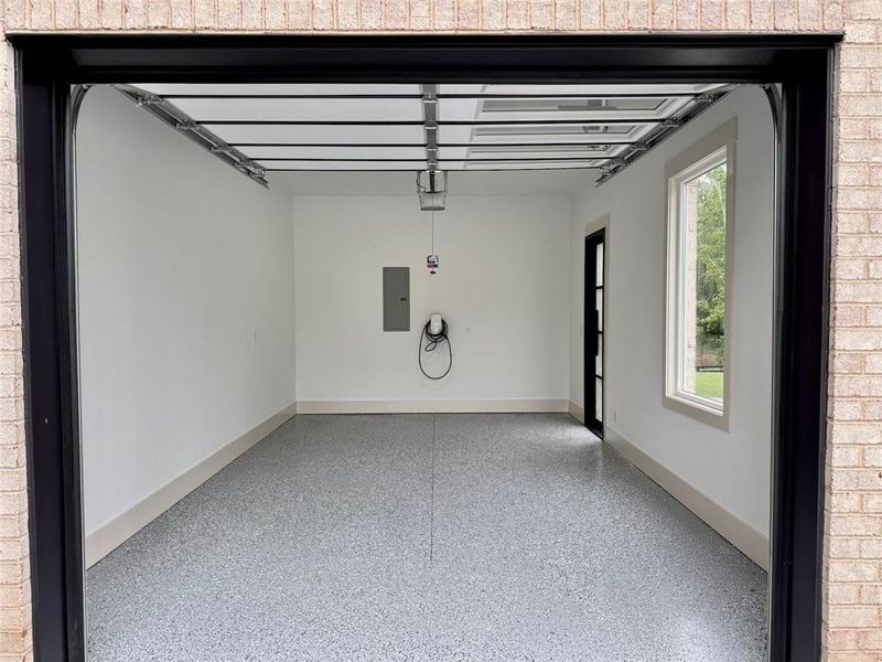 Spacious, unfurnished interior of a new home in , Auburn (Image 31).