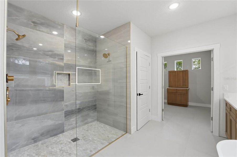 Furnished interior view inside a new home in , Kissimmee (Image 8).