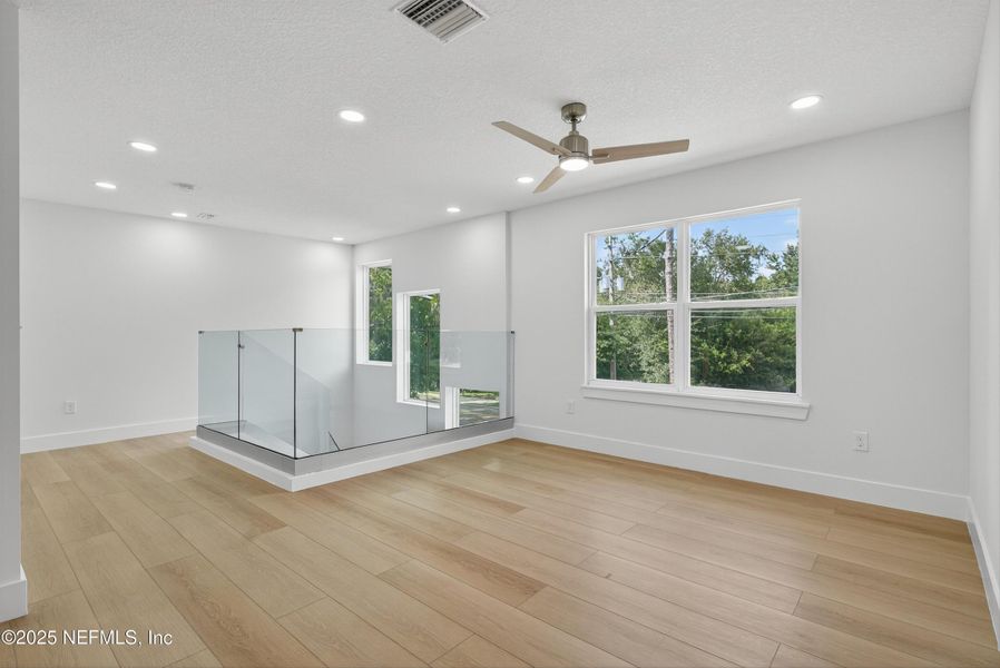 Spacious, unfurnished interior of a new home in , Jacksonville (Image 49).