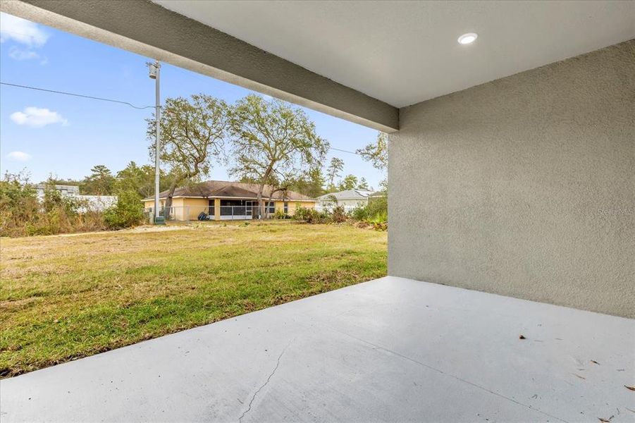 Exterior details and patio area of a home in , Ocala (Image 4).