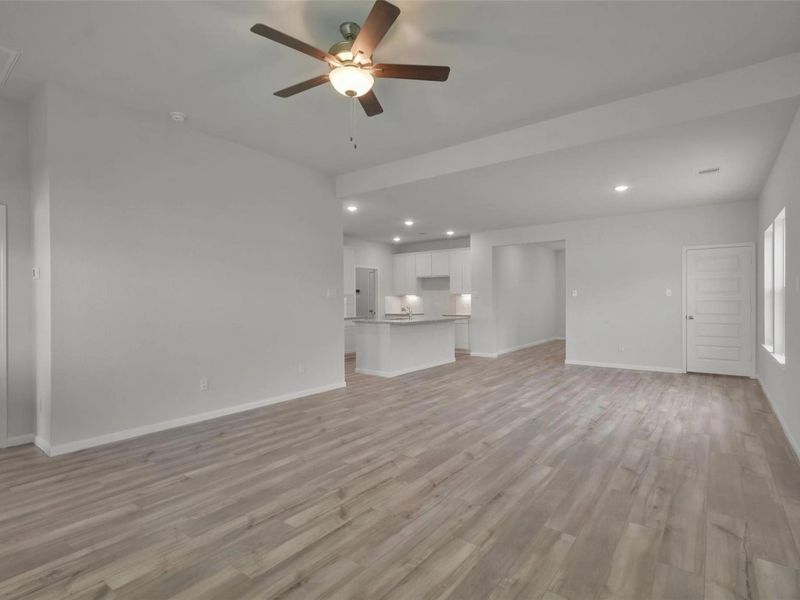 Spacious, unfurnished interior of a new home in River Ranch Meadows, Dayton (Image 15).