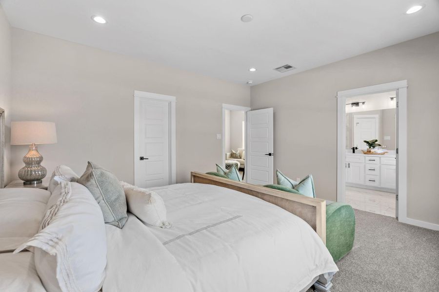 Photos are of a different unit.