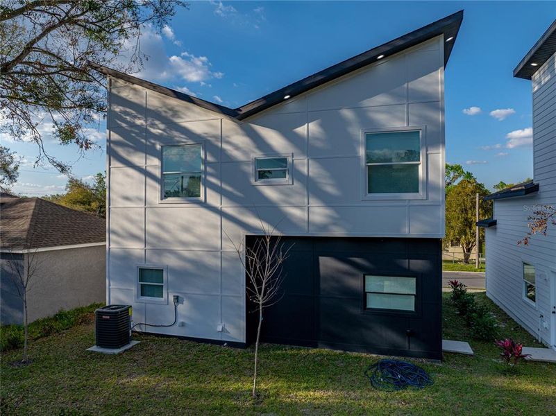 Front exterior of a new home in , Lakeland, FL, highlighting curb appeal (Image 27).