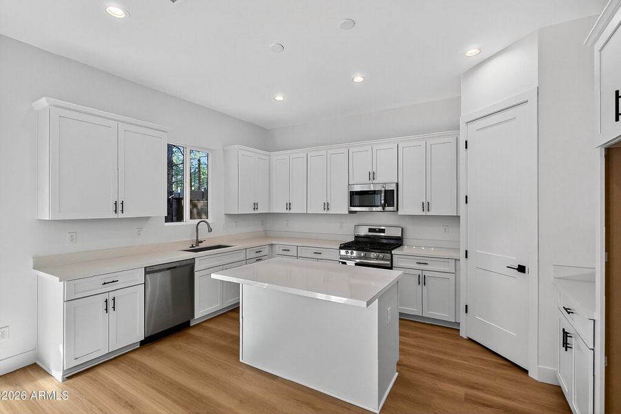 lot_8_timber_sky_sirius_2013_kitchen4