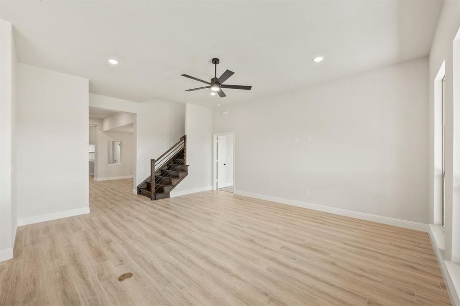 Spacious, unfurnished interior of a new home in Stone River Glen 60s, Royse City (Image 25). Spacious, unfurnished interior of a new home in Stone River Glen 60s, Royse City (Image 25).