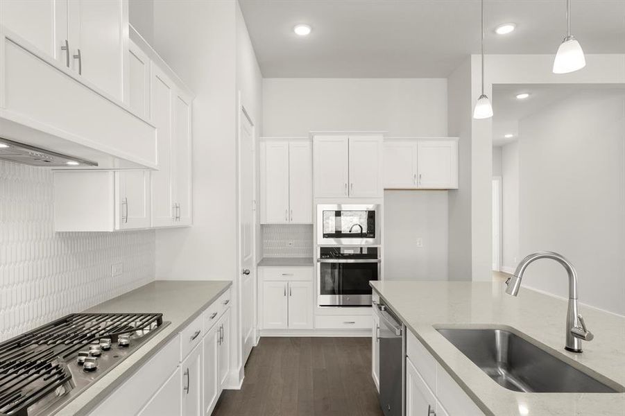 13. 7204 Camilla - Kitchen (3)